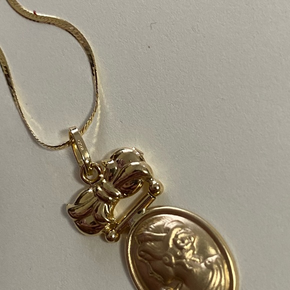18K Gold Pendant - Picture 5 of 5